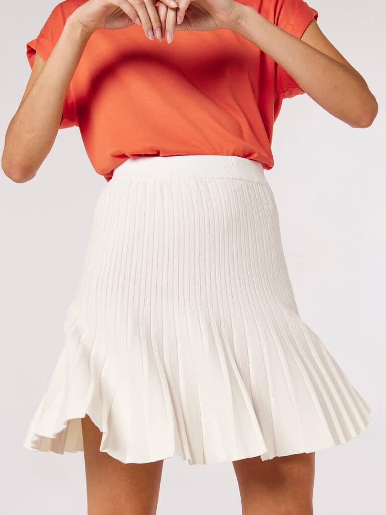 pleated white knit ladies skirt