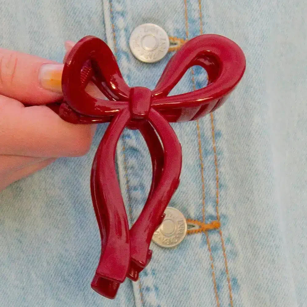 Crimson Vintage Bow Claw Clip image