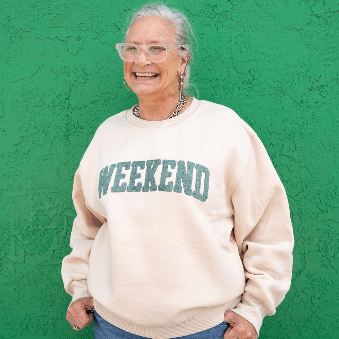 Chenille Patch “Weekend” Sweatshirt in Cream image