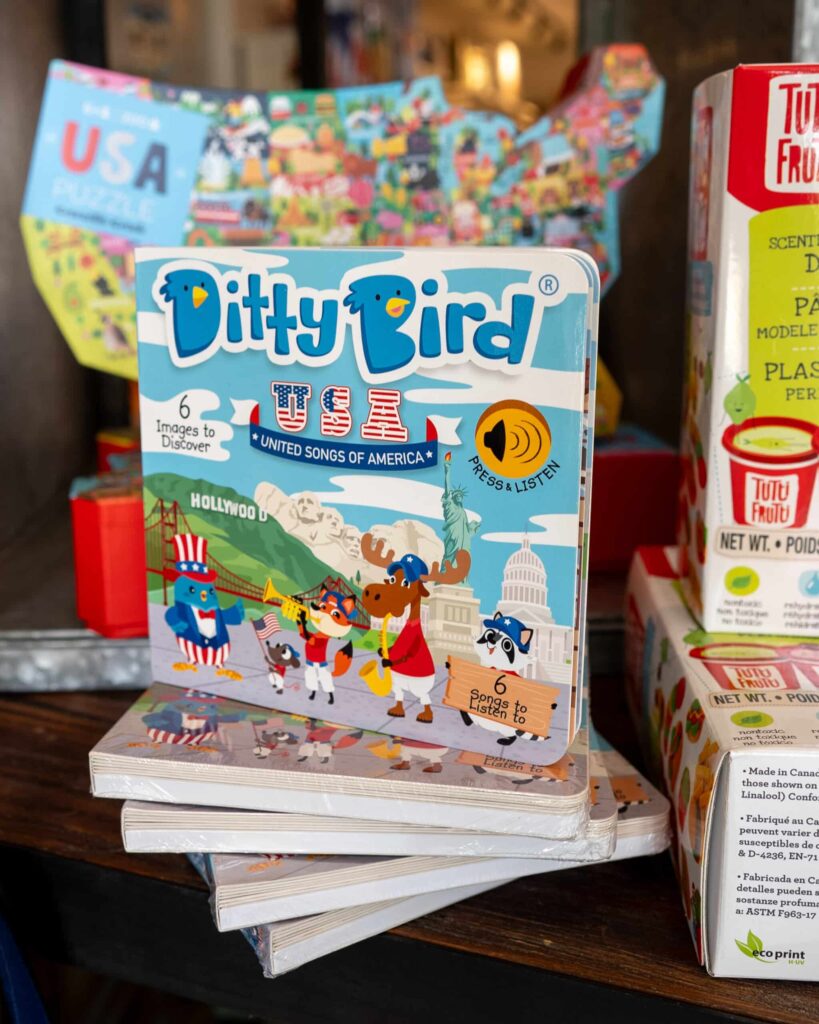 Ditty Bird Musical Board Book with United States of America Songs