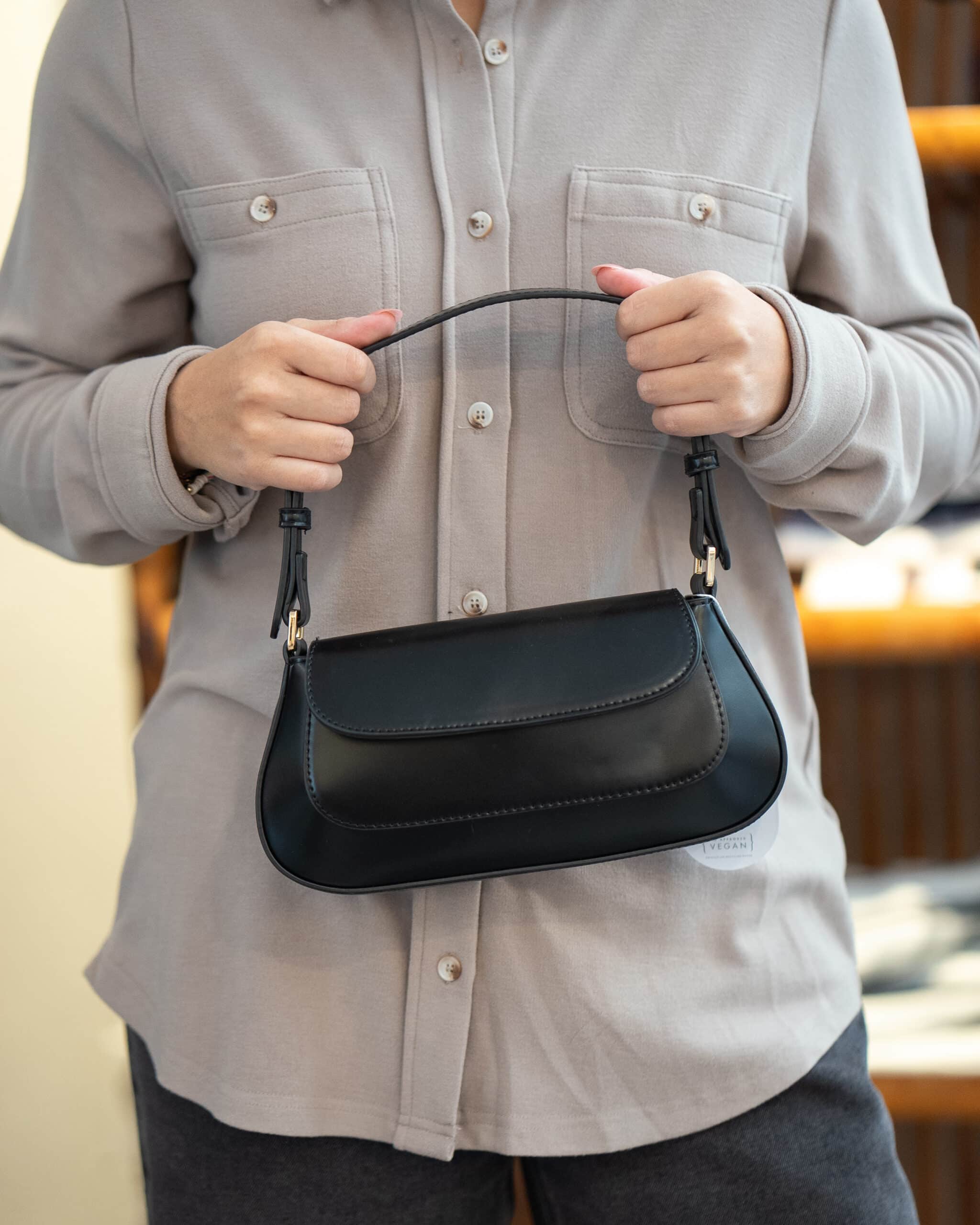 Amari Black Recycled Vegan Shoulder Bag - Image 2