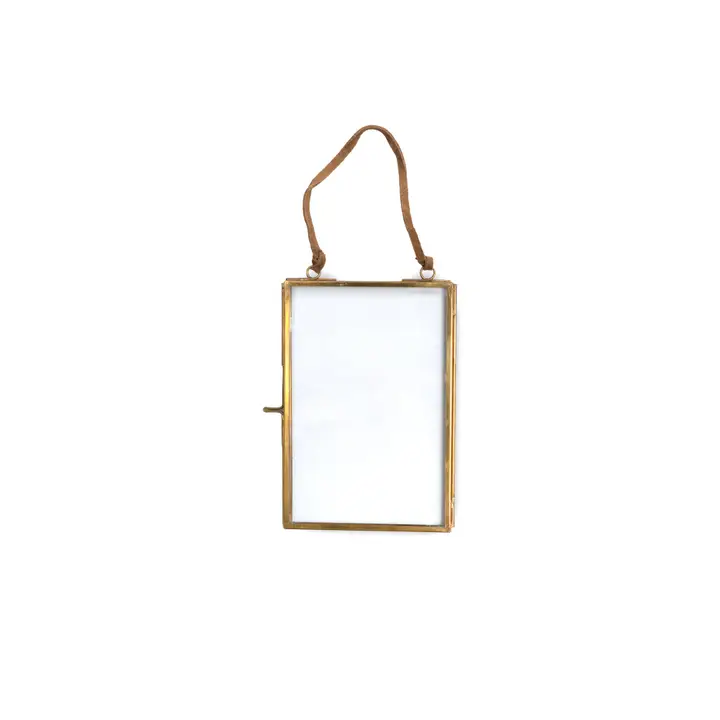 Brass Frame 4″x6″ Vertical image
